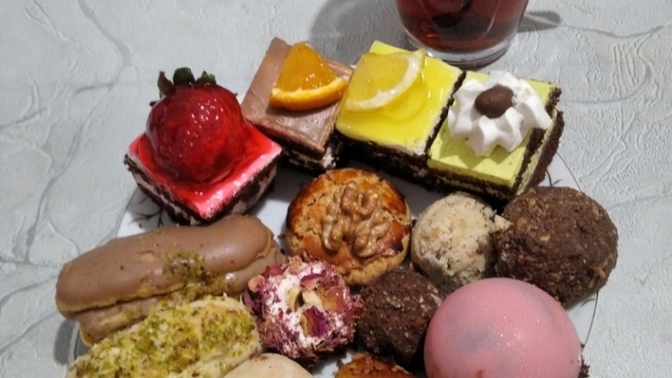 Çayı şekersiz içtiğim için kendime böyle ufak bir tabak hazırladım nasıl olmuş?