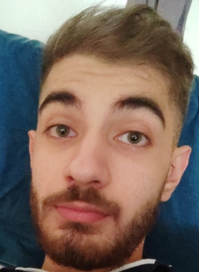 Az önce çirkinsin dedi yol verdi biz ne yapicaz böyle 🤣?
