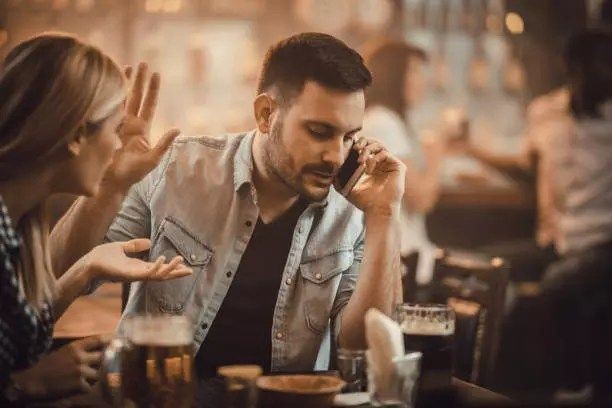 Bir insanı tanımak için ilk neye dikkat edersiniz?