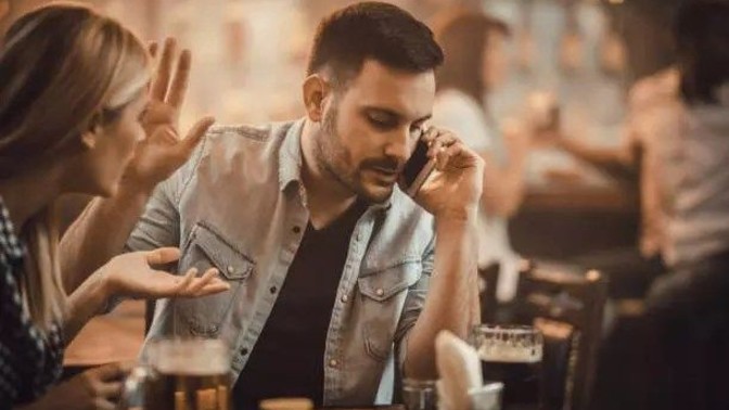 Bir insanı tanımak için ilk neye dikkat edersiniz?