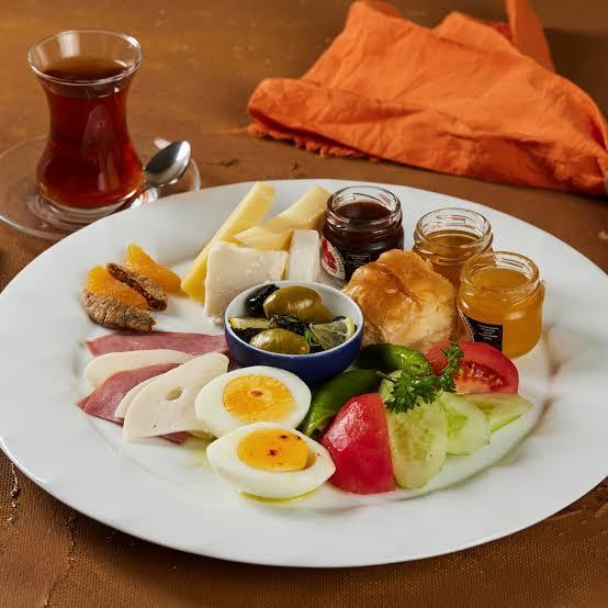 Kahvaltı önerisi verebilecek olan var mı?