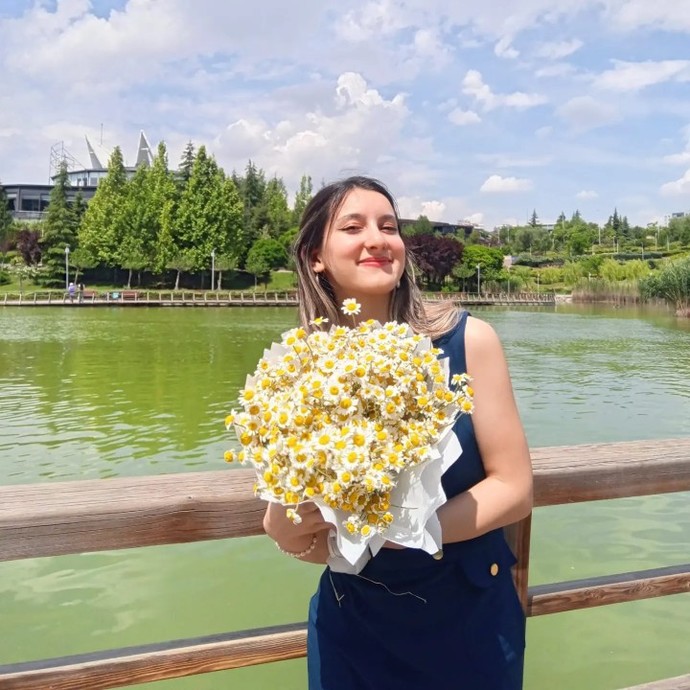 Bana verdiğiniz öneriler ile kombinimi yaptım ve mezuniyete gittim. Olmuş mu?