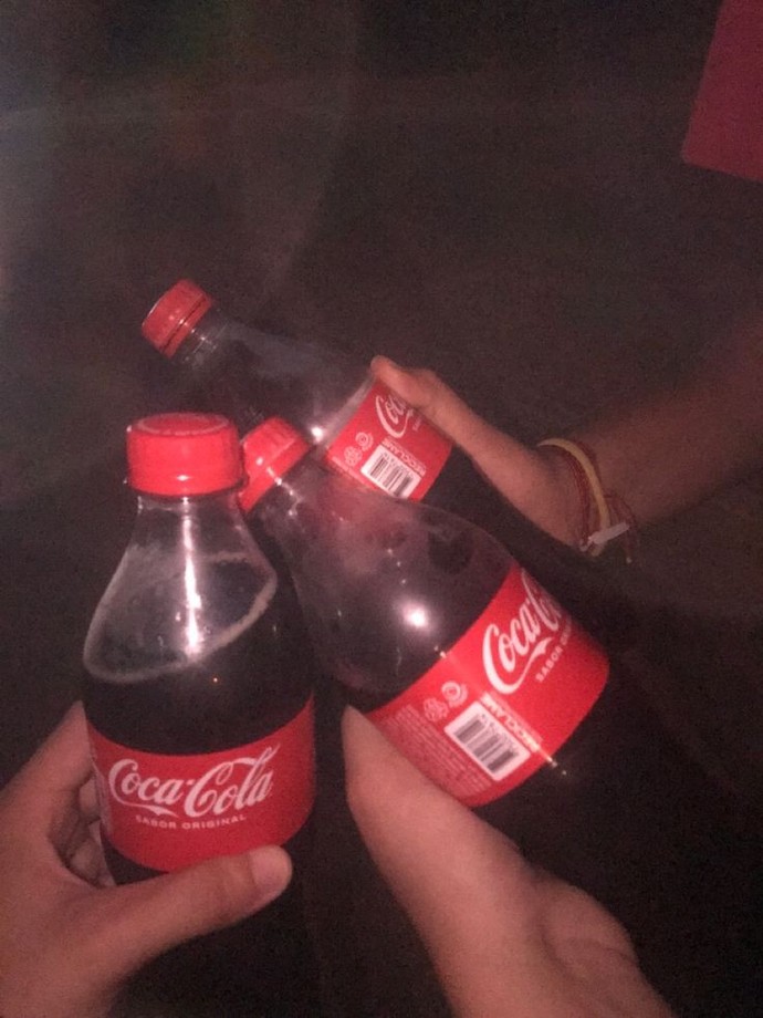 Dışarıda çalışan kişiler neden hep kola içiyor?