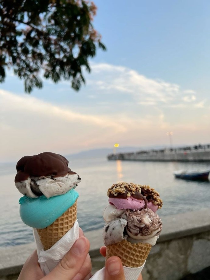 Dört top dondurma alacak olsanız hangi aromaları tercih edersiniz?