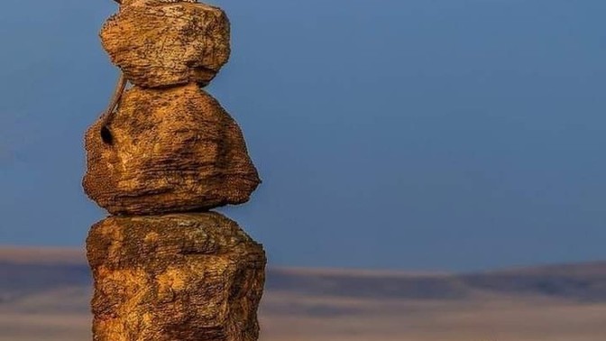 Kimsenin olmadığı bir yerde taşın üstüne çıkıp bir şarkı açıp oynasaydınız hangi şarkıyı seçerdiniz?