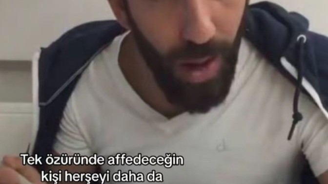 Affedici biri misin?