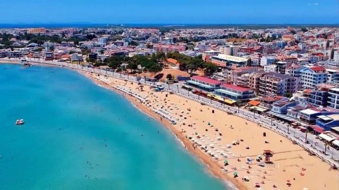 Aydın, Didim’de halk plajlarında şezlong ve şemsiyeler halka ücretsiz oldu. Tatile gidecek misiniz?