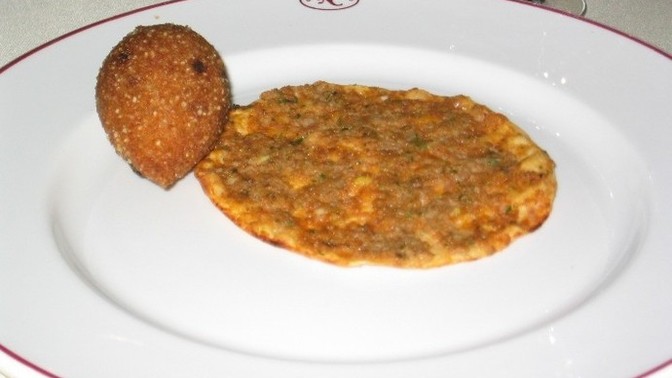 Lahmacun mu içliköfte mi?