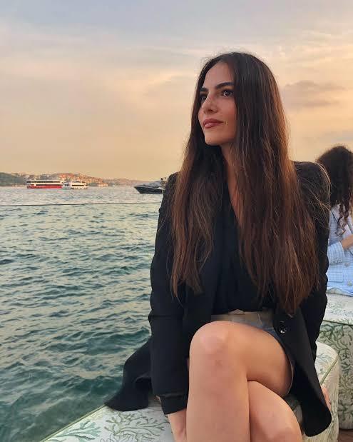 Bu kadın çok mu güzel, seksi erkekler neden bayılıyor?