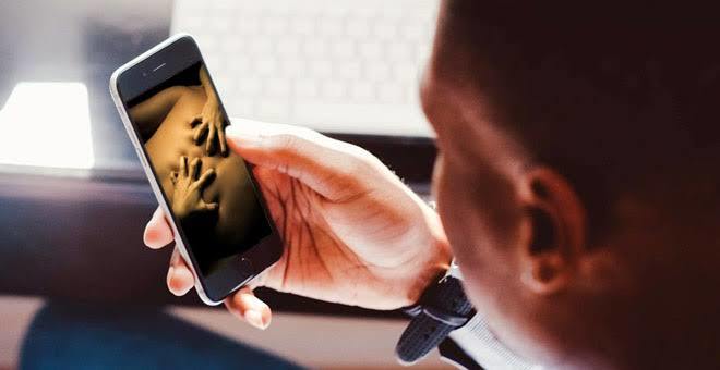 Evli bir erkek neden cinsel içerikli videolar izler?