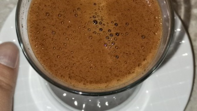 Benim gibi türk kahvesini çay bardağında içmeyi seven var mı?