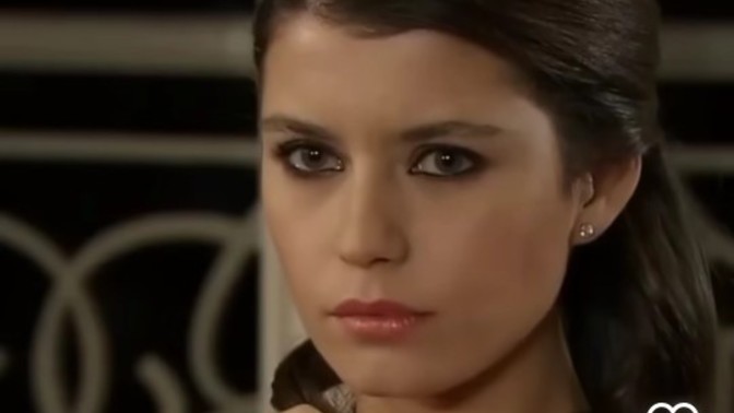 Beren Saat'in çikolatasından bana kim alır?