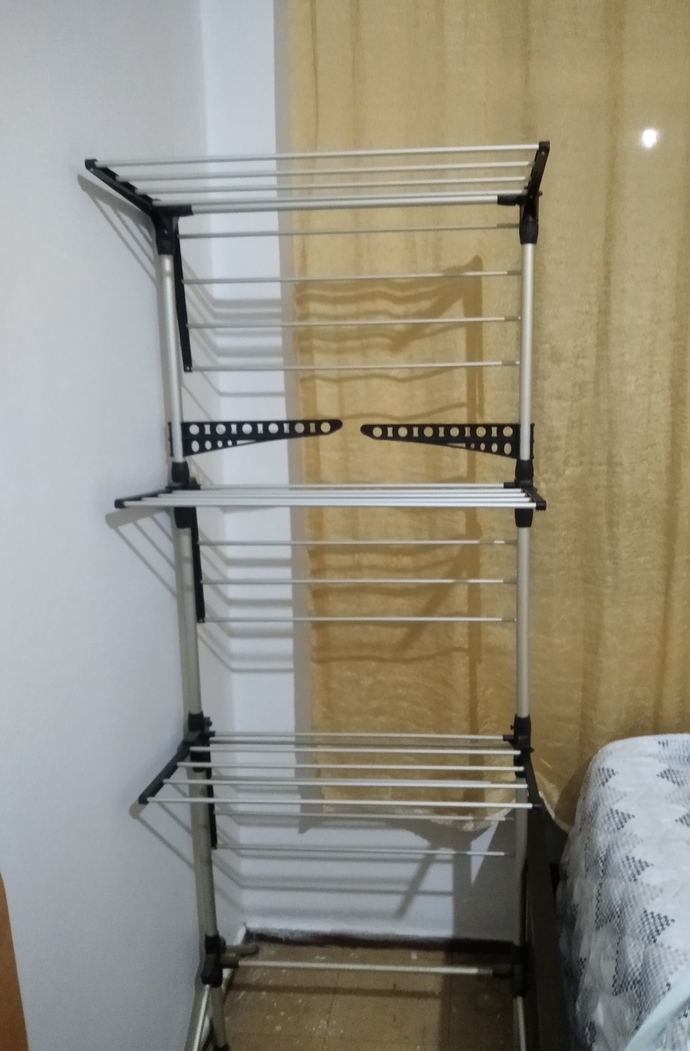 Üstünde çamaşır yokken resim at dedi bende bunu attım engelledi beni , ben naptım ki şimdi?