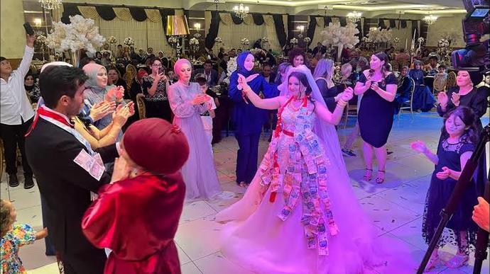 Düğünlerde oynamayı seven tarafta mısınız yoksa oyun oynamakla pek arası olmayan tarafta mısınız?