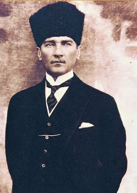 Atatürk Sevmeyen Türkün Türklüğünden Şüphe Eder Misiniz?