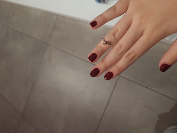 Bordo oje herkese yakışır mı?