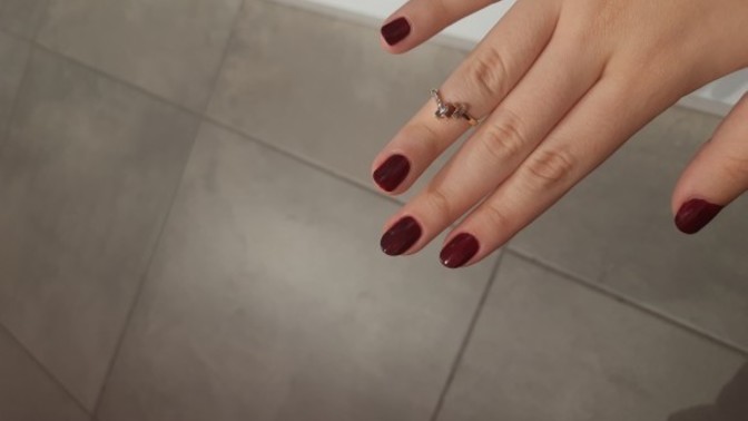 Bordo oje herkese yakışır mı?