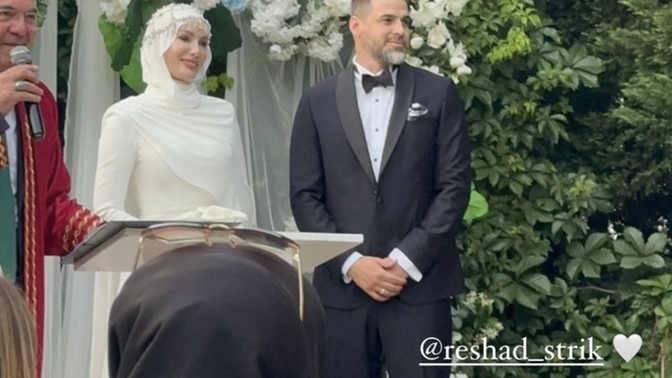 Reshad Strik Gamze Özçelik ile evlenmiş. Ne düşünüyorsunuz?