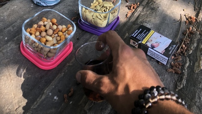 Kime çay ısmarliyim?