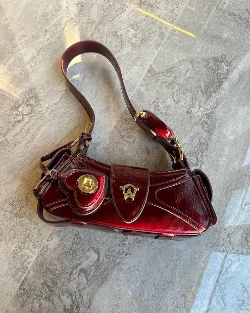 Cherry red çanta güzel mi?