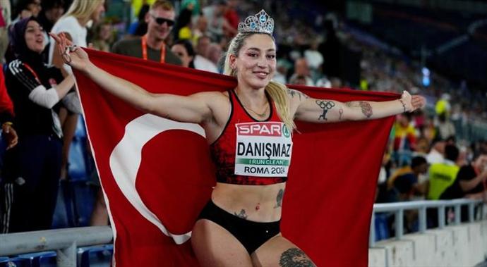 Milli sporcu Tuğba Danışmaz