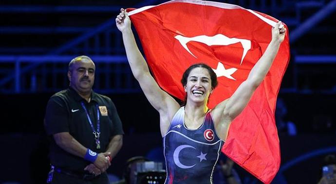 Milli sporcu Buse Tosun Çavuşoğlu