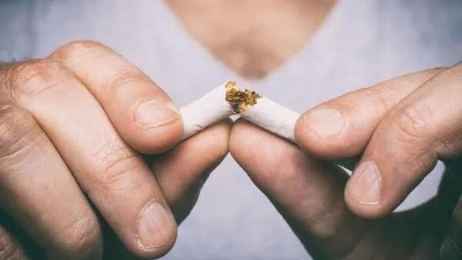 Hiç ailenizin sigarası dumanından rahatsız olduğunuz için camdan aşağıya attığınız oldu mu?