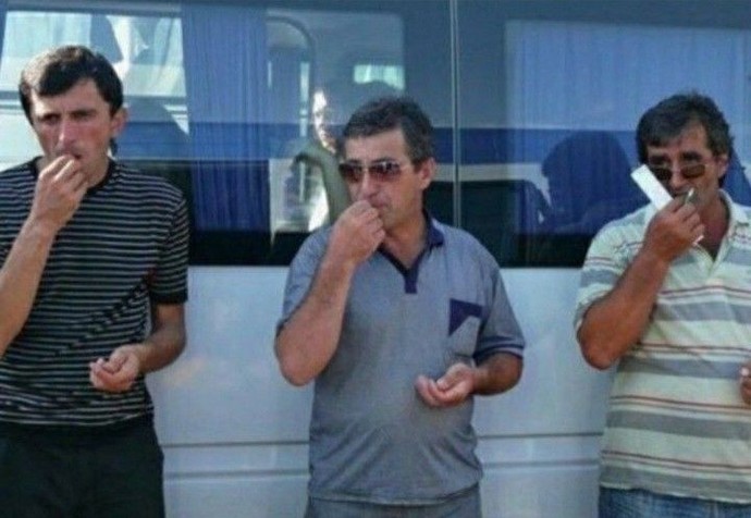 Genel olarak hangi yaş grubuyla sohbet ederken sıkılmazsınız✨?
