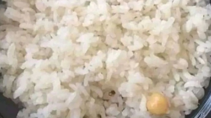 Akşama bi nohutlu pilav hazırladım yemede yanında yat🤭🤭🤭 nasıl olmuş? lütfen bi gözünüzü kapatıp bakın canınız çekmesin 🙈🙈?
