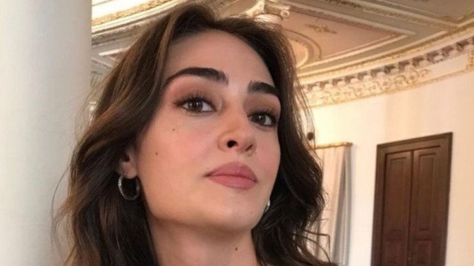 Kızlar, esra bilgiçin saç rengi nedir?