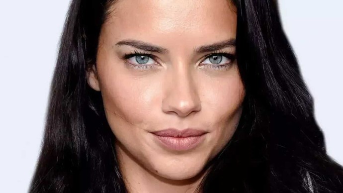 Adriana Lima aşırı güzel değil mi?