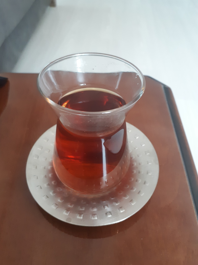 Şarkı eşliğinde çaylar içilse mi?