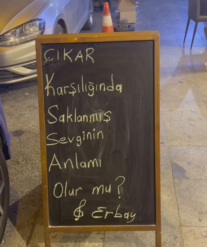 Çıkar karşılığında saklanmış sevginin anlamı olur mu?