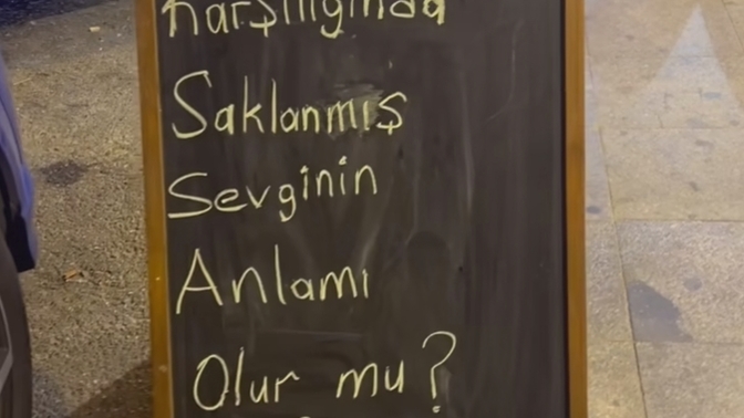 Çıkar karşılığında saklanmış sevginin anlamı olur mu?