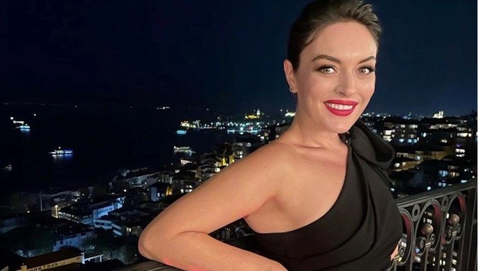 Ezgi Mola