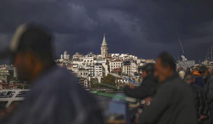 İstanbulda bu gece nem oranının yüzde 99a çıkması bekleniyor. Bu sıcaklarla nasıl baş ediyorsunuz?