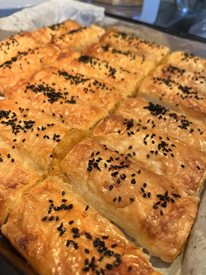 Gecenin bu saatinde kalkıp börek yapacak enerjiniz var mı?