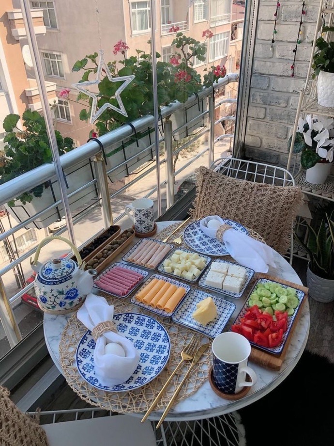 Kiminle nerede başbaşa bir kahvaltı etmek istersiniz?