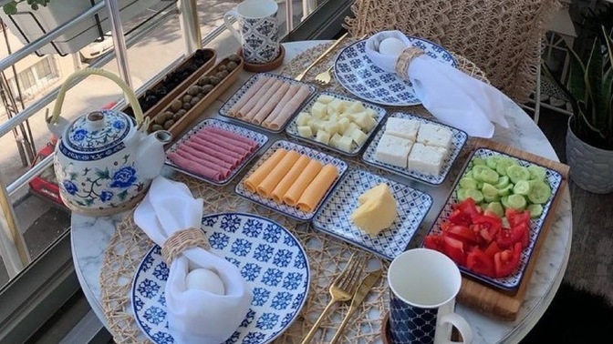 Kiminle nerede başbaşa bir kahvaltı etmek istersiniz?