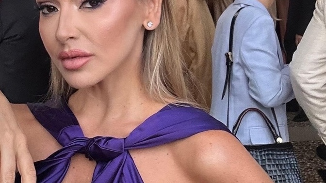 Hadise yine efsane değil mi?