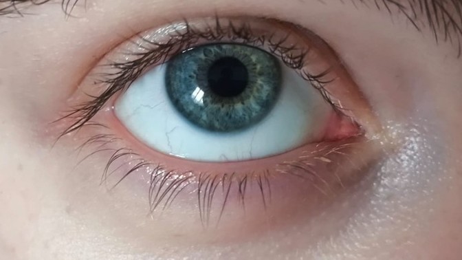 Kahverengi gozler bana daha guzel geliyor sizce oyle mi?