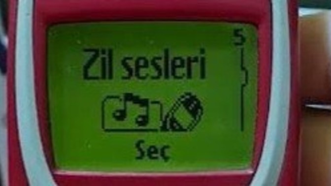 Telefonunuzun zil sesi ve alarm sesinde telefonun kendi müziğini mi yoksa kendi belirlediğiniz müziği mi kullanıyorsunuz?