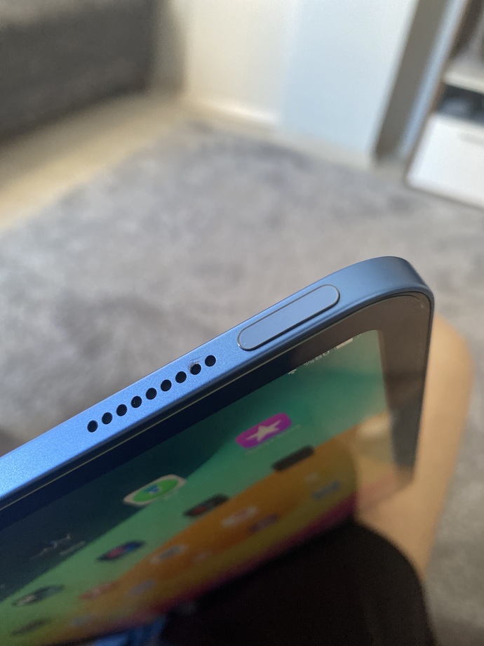 Mediamarkttan aldığım sıfır ipad çizik cikti?
