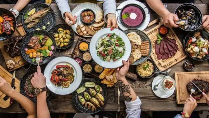 Bayramda yemek yapan mı oldunuz yemek yiyen mi?