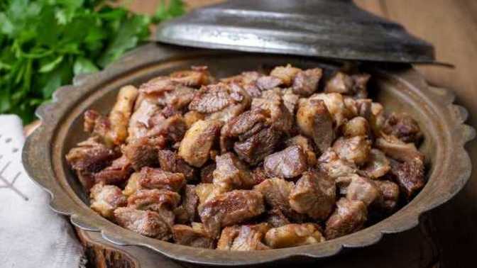 Şöyle güzel bir kavurmanın yanına pirinç pilavı mı yoksa bulgur pilavı mı iyi gider?