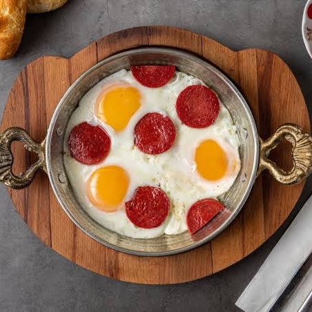 Menemen mi, sucuklu yumurta mı?
