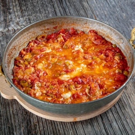 Menemen mi, sucuklu yumurta mı?