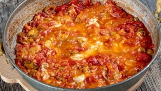 Menemen mi, sucuklu yumurta mı?