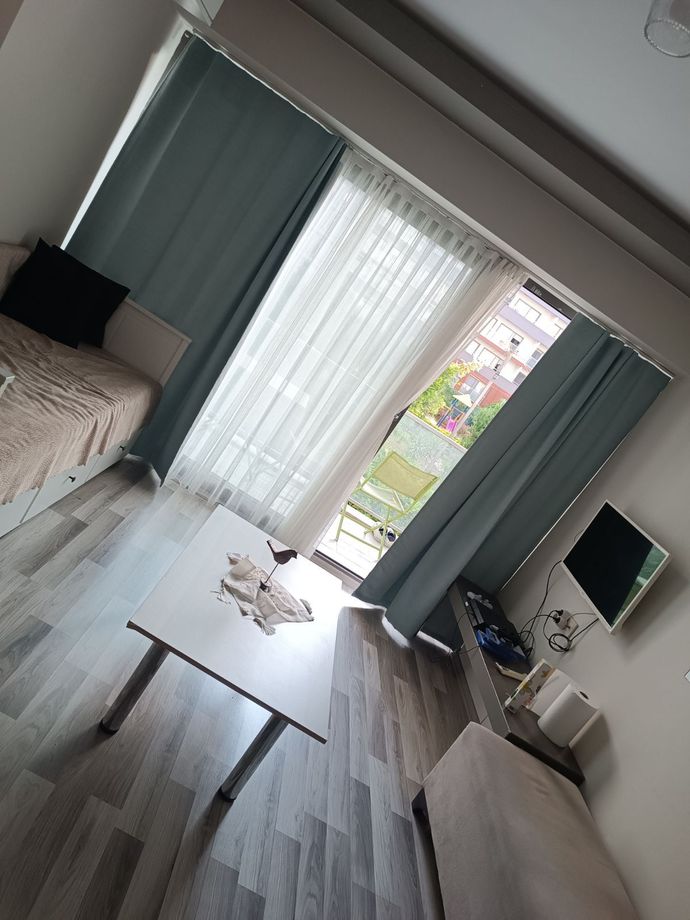 Sadelikten yanayım da çok mu sade duruyor salon? 😅