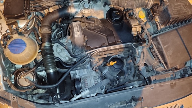 Araba motoru yerinden oynamis gibi?